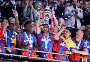 JN江南体育-法甲重要比赛焦点评述：关键战术调整与个人闪光时刻